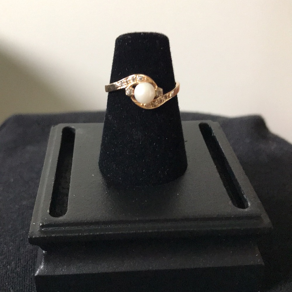 🍀 Pearl & Diamond Ring (8 1/2) - Picture 5 of 7
